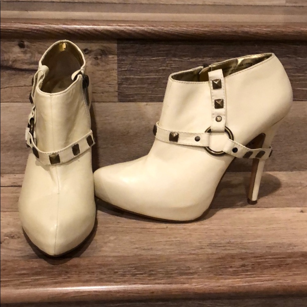 Colin Stuart ankle boots